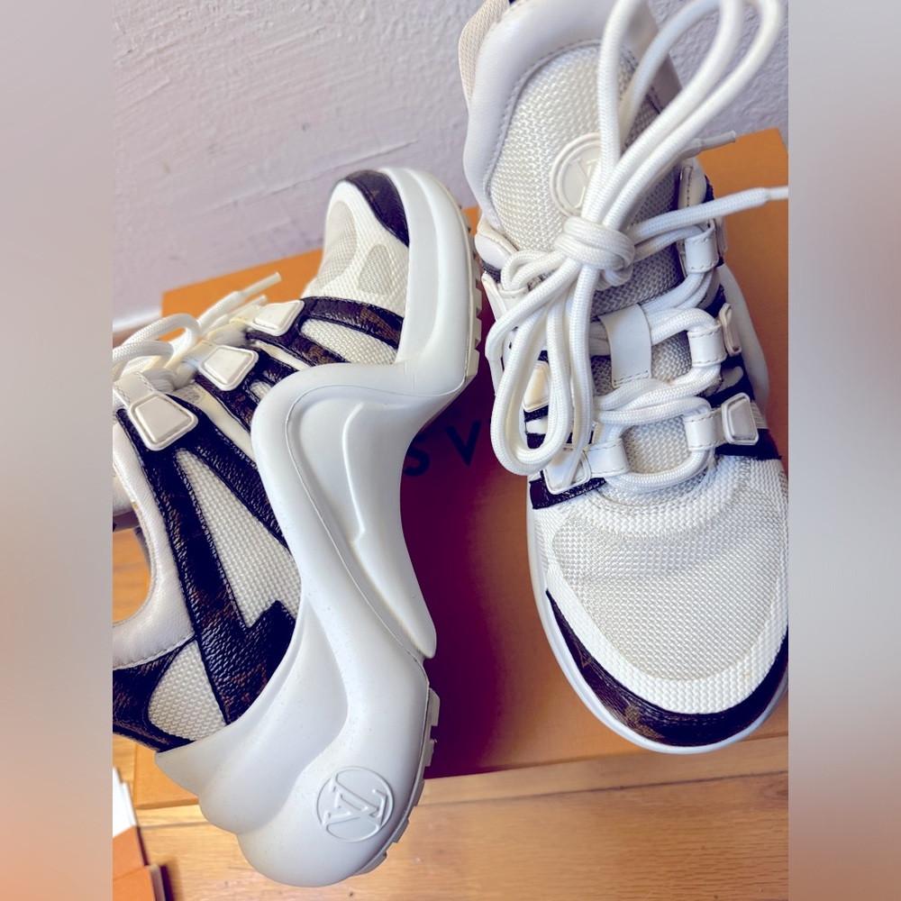 LV Louis Vuitton Archlight sneakers size 35